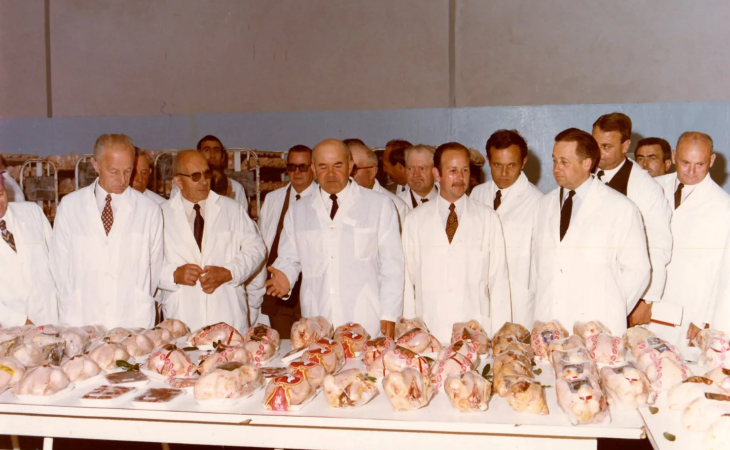 The inauguration with Mr. DODARD and Mr. CHANCEREUL and the first products.