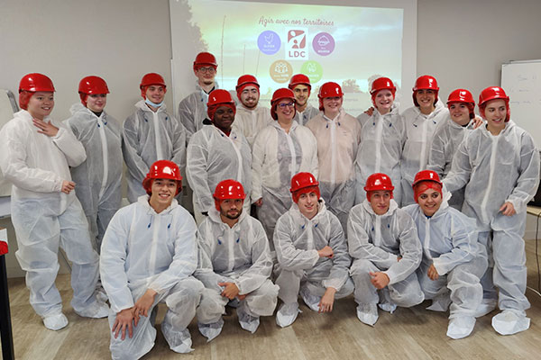 Les étudiants Uni La Salle en visite d'un site de production pour Le Gaulois et Marie Sablé